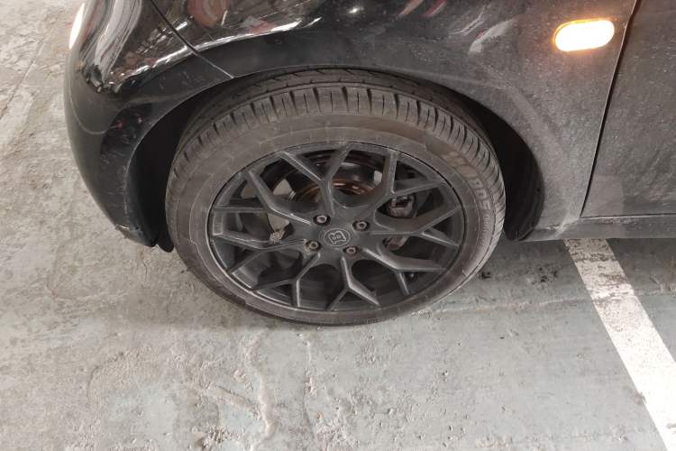 Used smart fortwo 2018 0.9T 66kW Hardtop Pioneer Edition China V Emission Standard Left Front Wheel Hub