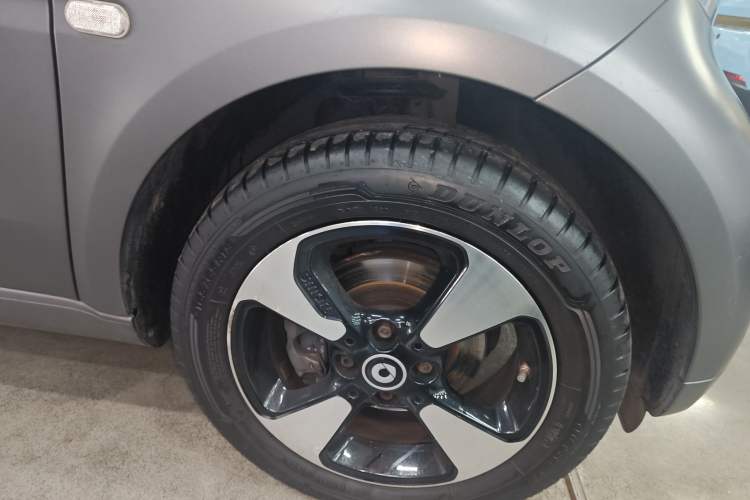 Used smart fortwo 2018 1.0L 52kW Hardtop Passion Edition China V Standard Left Front Wheel Hub