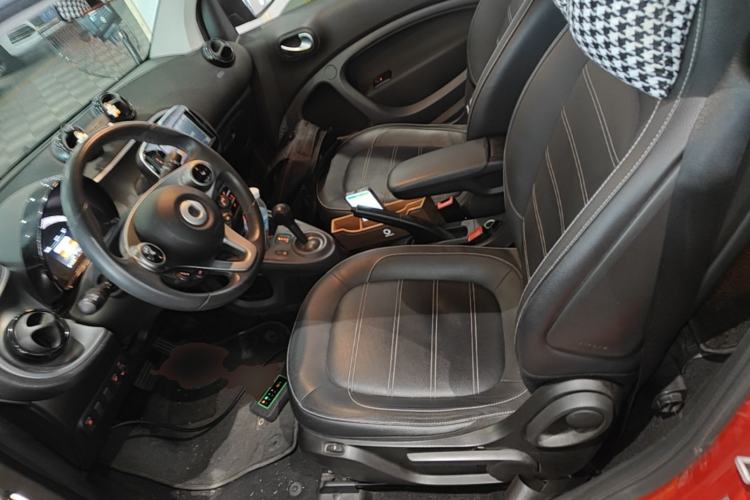Used smart fortwo 2018 0.9T 66kW Hardtop Pioneer Edition China V Emission Standard Left Rear Seat