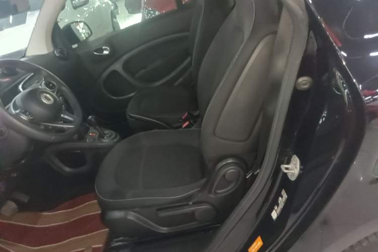 Used smart fortwo 2018 1.0L 52kW Hardtop Passion Edition China V Standard Left Rear Seat