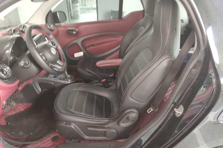 Used smart fortwo 2018 0.9T 66kW Hardtop Pioneer Edition China V Emission Standard Left Rear Seat