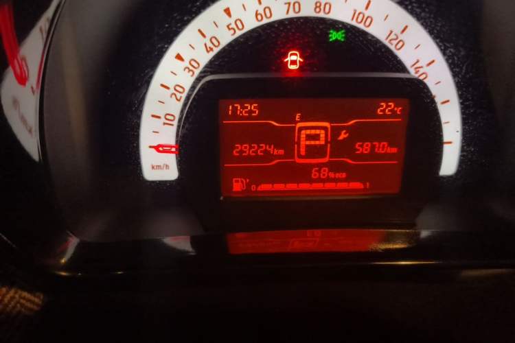 Used smart fortwo 2018 1.0L 52kW Hardtop Dynamic Version China V Odometer Close Up