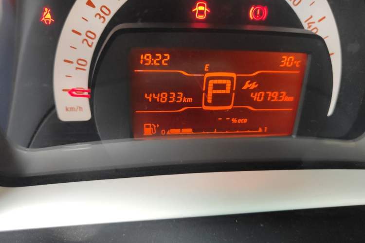 Used smart fortwo 2018 1.0L 52kW Hardtop Dynamic Version China V Odometer Close Up
