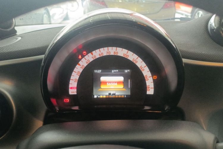 Used smart fortwo 2018 1.0L 52kW Hardtop Passion Edition China V Standard Odometer Close Up