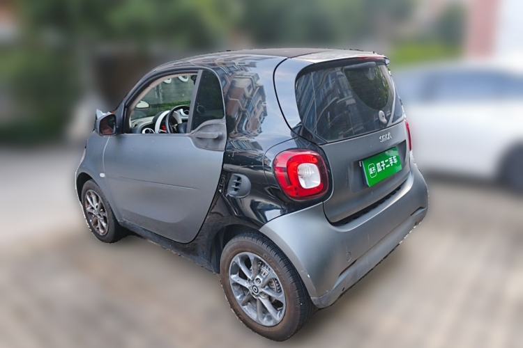 Used smart fortwo 2018 1.0L 52kW Hardtop Dynamic Version China V Rear Left 45 Deg