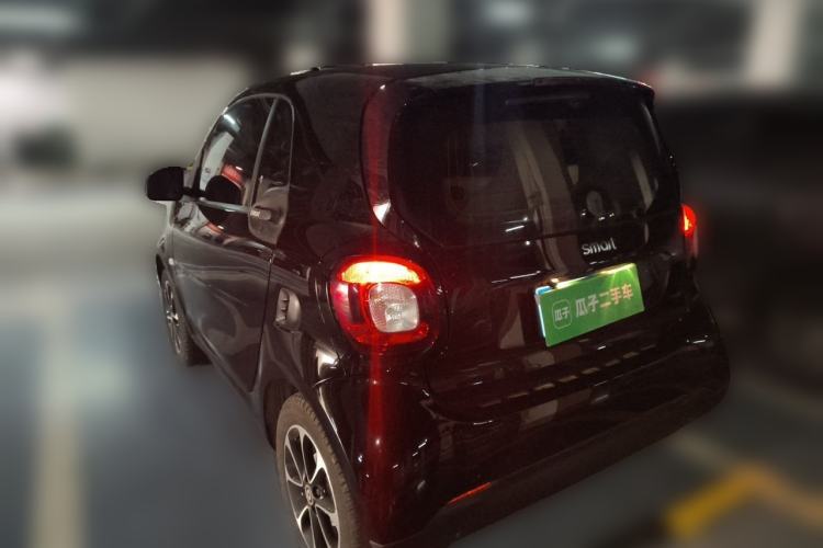 Used smart fortwo 2018 1.0L 52kW Hardtop Dynamic Version China V Rear Left 45 Deg