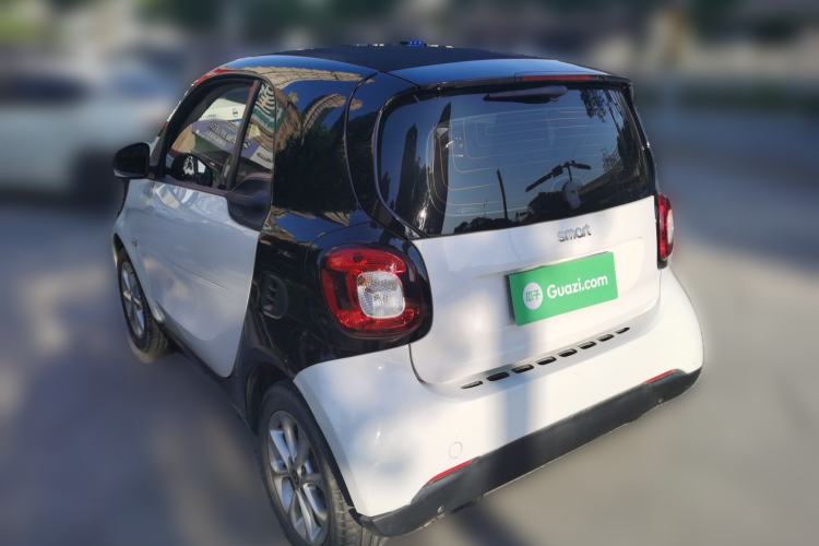 Used smart fortwo 2018 1.0L 52kW Hardtop Dynamic Version China V Rear Left 45 Deg