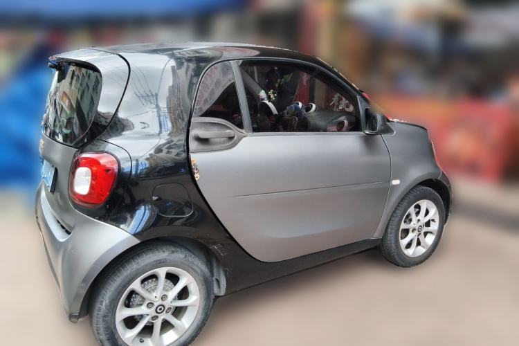 Used smart fortwo 2018 1.0L 52kW Hardtop Dynamic Version China V Rear Right 45 Deg
