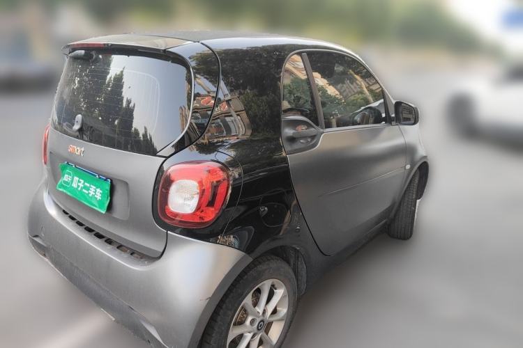 Used smart fortwo 2018 1.0L 52kW Hardtop Dynamic Version China V Rear Right 45 Deg