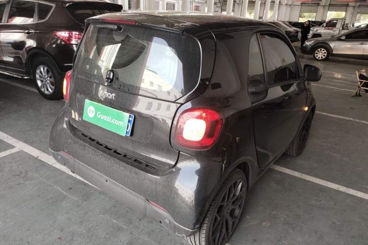 Used smart fortwo 2018 0.9T 66kW Hardtop Pioneer Edition China V Emission Standard Rear Right 45 Deg