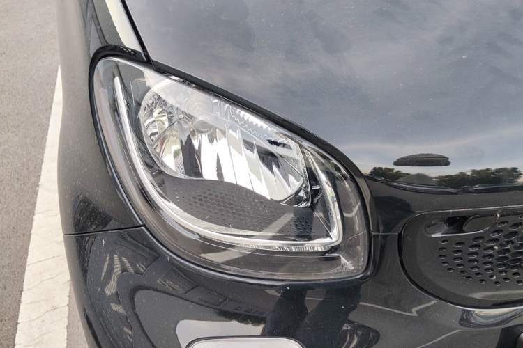 Used smart fortwo 2018 1.0L 52kW Hardtop Passion Edition China V Standard Right Front Headlight