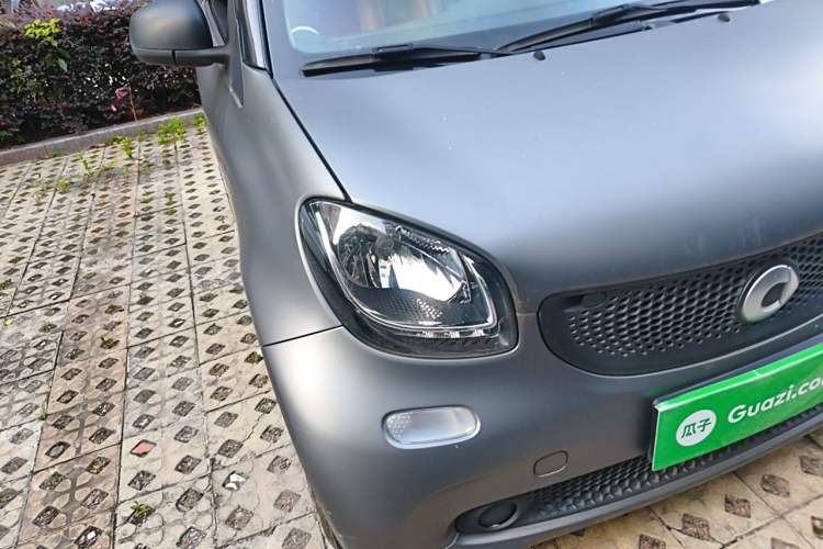 Used smart fortwo 2018 1.0L 52kW Hardtop Dynamic Version China V Right Front Headlight