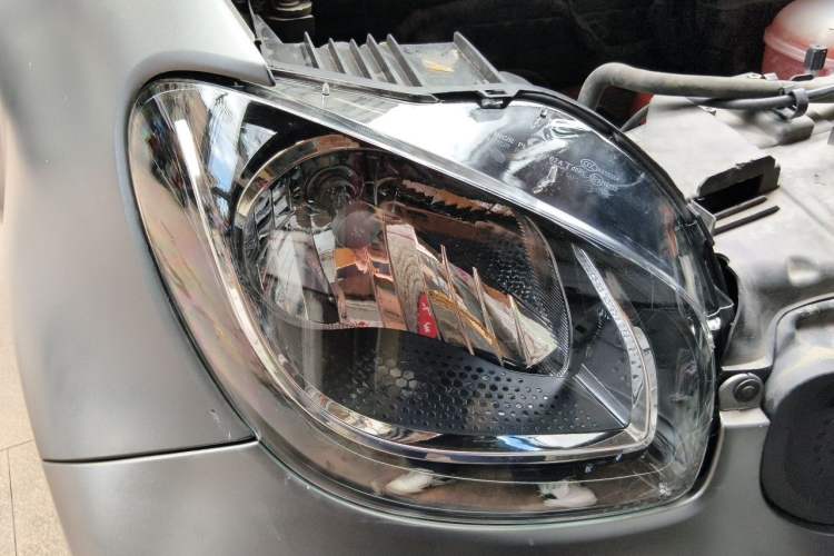 Used smart fortwo 2018 1.0L 52kW Hardtop Dynamic Version China V Right Front Headlight