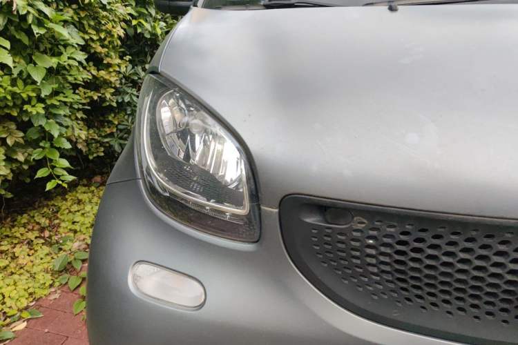 Used smart fortwo 2018 1.0L 52kW Hardtop Dynamic Version China V Right Front Headlight