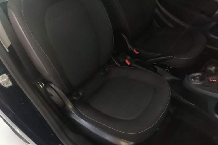 Used smart fortwo 2018 1.0L 52kW Hardtop Passion Edition China V Standard Right Front Seat