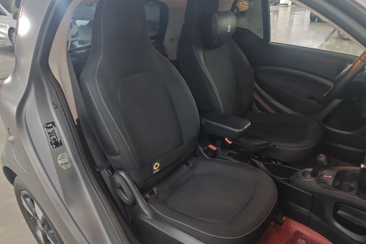 Used smart fortwo 2018 1.0L 52kW Hardtop Passion Edition China V Standard Right Front Seat