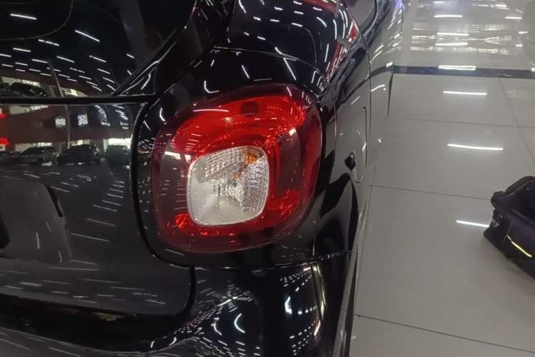 Used smart fortwo 2018 1.0L 52kW Hardtop Passion Edition China V Standard Right Rear Taillight