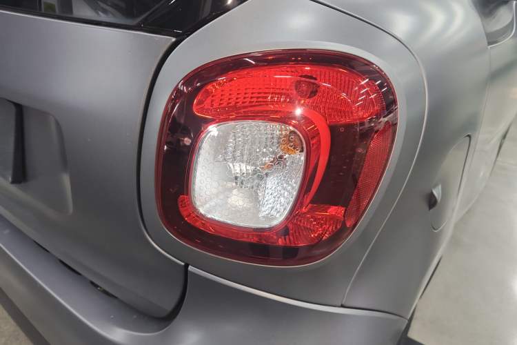 Used smart fortwo 2018 1.0L 52kW Hardtop Passion Edition China V Standard Right Rear Taillight