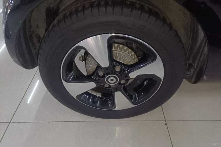 Used smart fortwo 2018 1.0L 52kW Hardtop Passion Edition China V Standard Right Rear Wheel Hub
