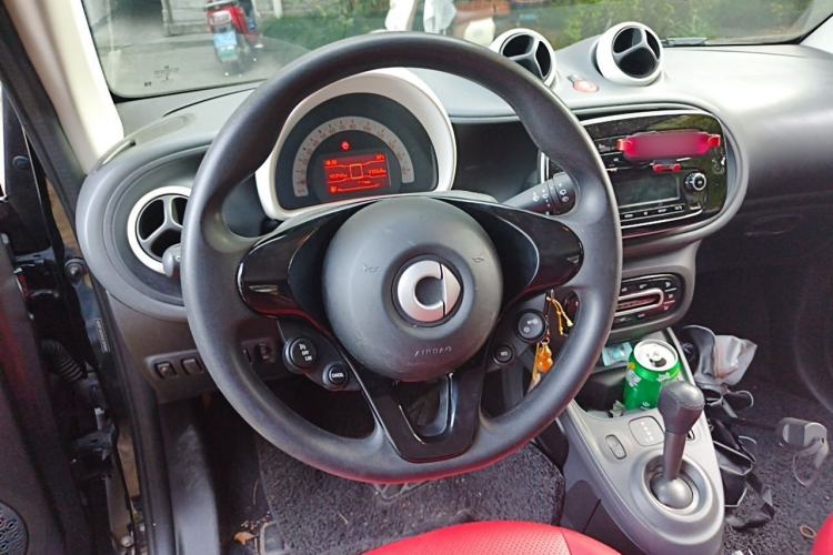 Used smart fortwo 2018 1.0L 52kW Hardtop Dynamic Version China V Steering Wheel