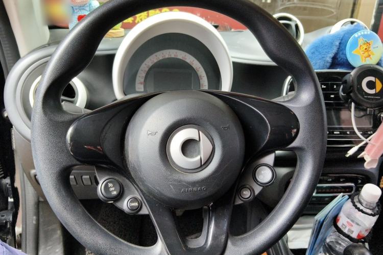 Used smart fortwo 2018 1.0L 52kW Hardtop Dynamic Version China V Steering Wheel