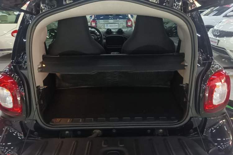 Used smart fortwo 2018 1.0L 52kW Hardtop Passion Edition China V Standard Trunk