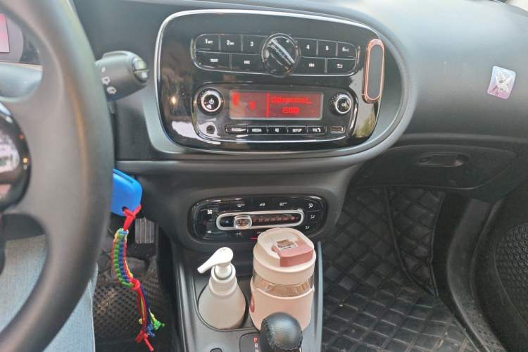 Used smart fortwo 2018 1.0L 52kW Hardtop Dynamic Version China V Audio And AC Panel