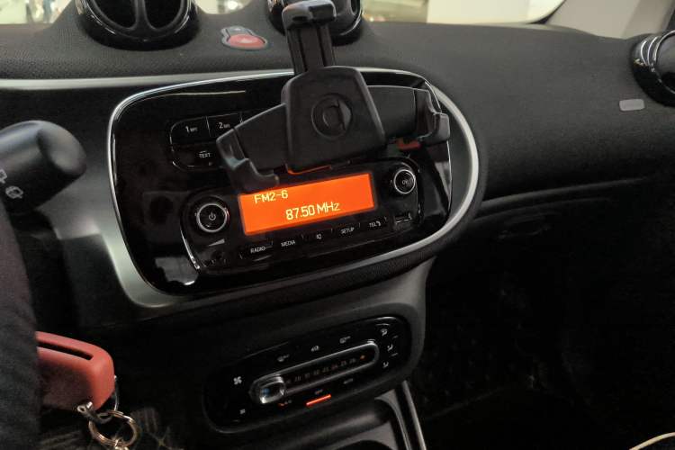 Used smart fortwo 2018 1.0L 52kW Hardtop Passion Edition China V Standard Audio And AC Panel