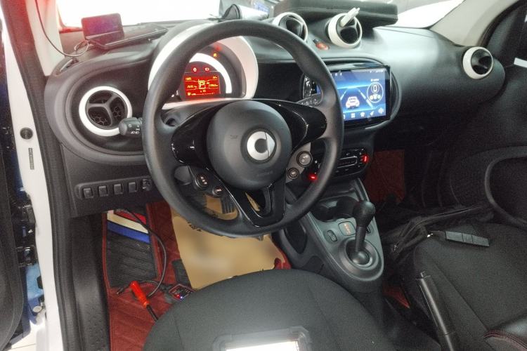 Used smart fortwo 2018 1.0L 52kW Hardtop Dynamic Version China V Center Console
