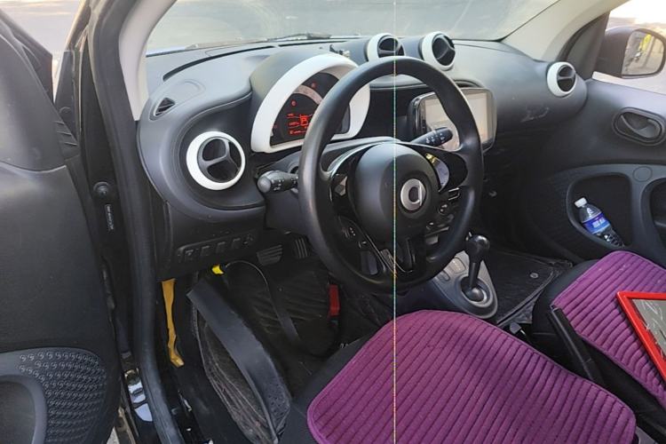 Used smart fortwo 2018 1.0L 52kW Hardtop Dynamic Version China V Center Console