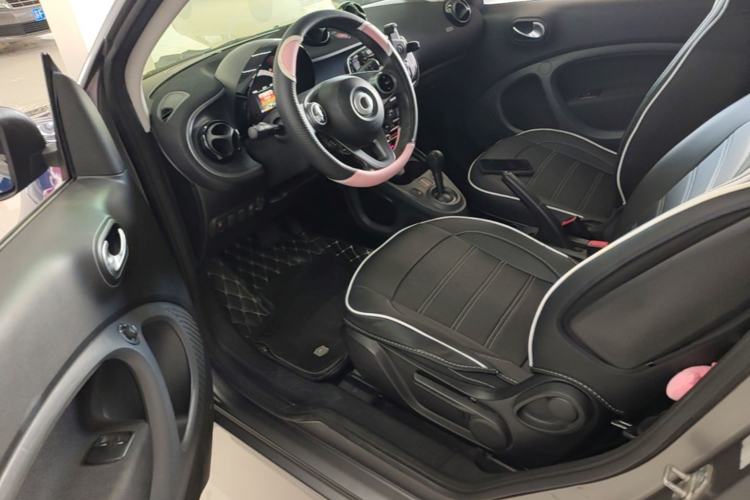 Used smart fortwo 2018 1.0L 52kW Hardtop Passion Edition China V Standard Driver Seat