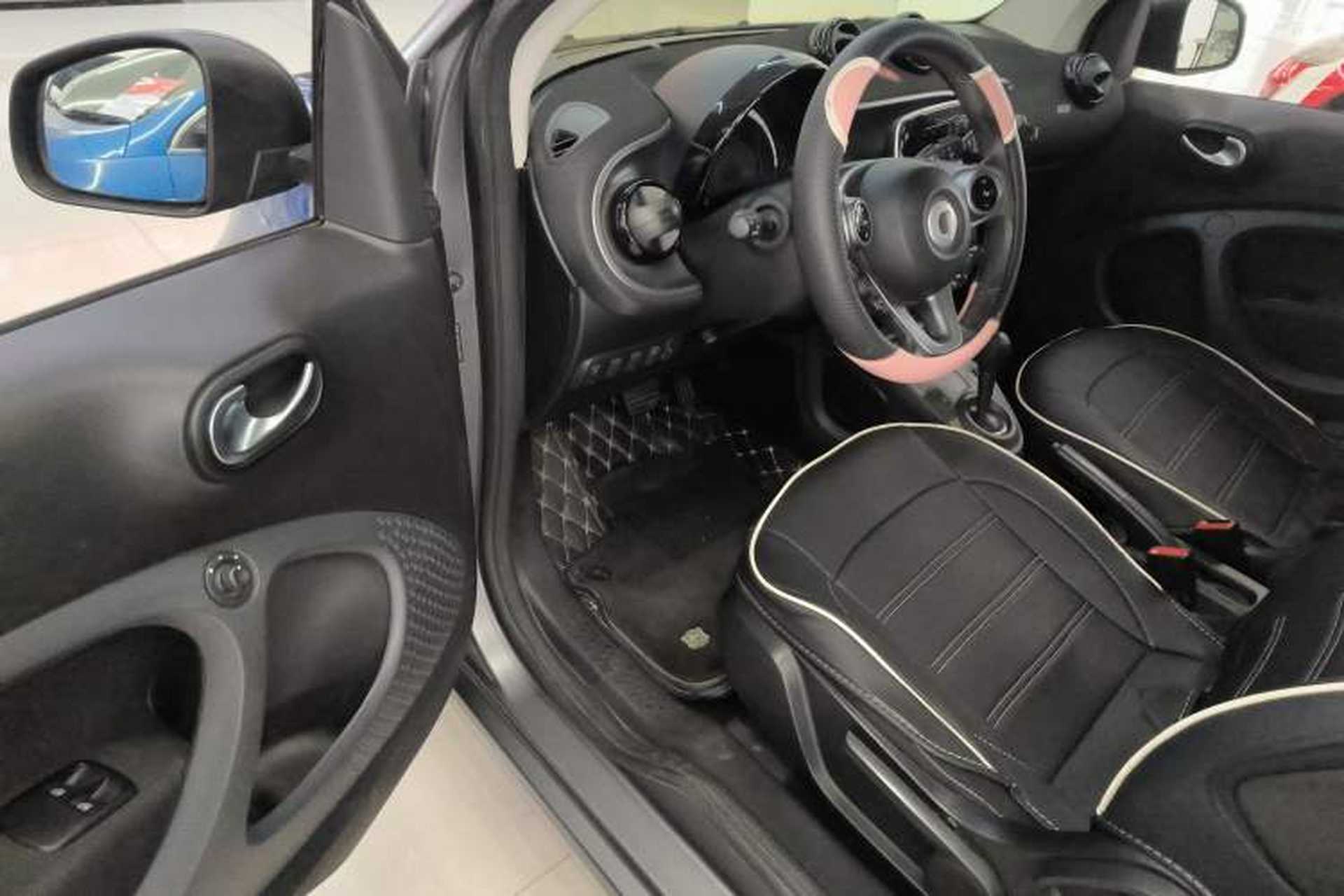 Used smart fortwo 2018 1.0L 52kW Hardtop Passion Edition China V Standard Driver Seat