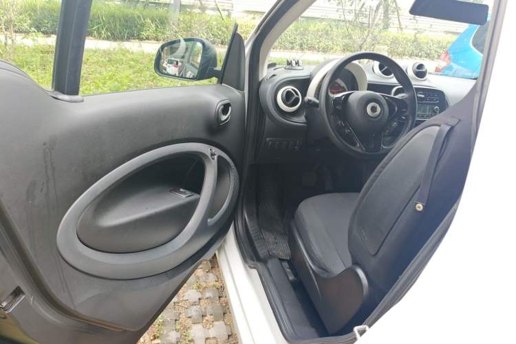 Used smart fortwo 2018 1.0L 52kW Hardtop Dynamic Version China V Driver Seat