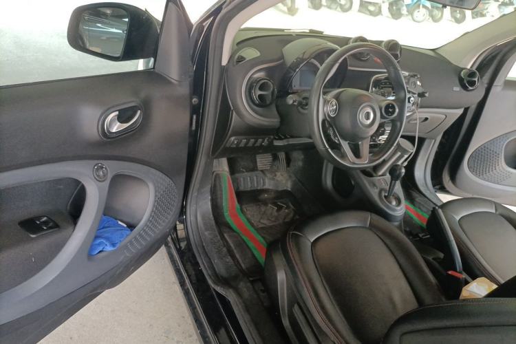 Used smart fortwo 2018 1.0L 52kW Hardtop Passion Edition China V Standard Driver Seat