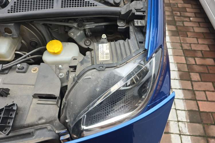 Used smart fortwo 2018 1.0L 52kW Hardtop Dynamic Version China V Engine Bay Left