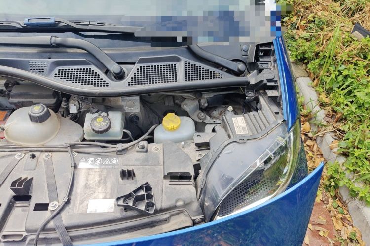 Used smart fortwo 2018 1.0L 52kW Hardtop Dynamic Version China V Engine Bay Left