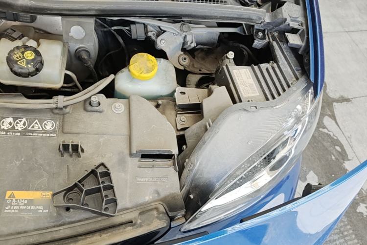 Used smart fortwo 2018 1.0L 52kW Hardtop Dynamic Version China V Engine Bay Left