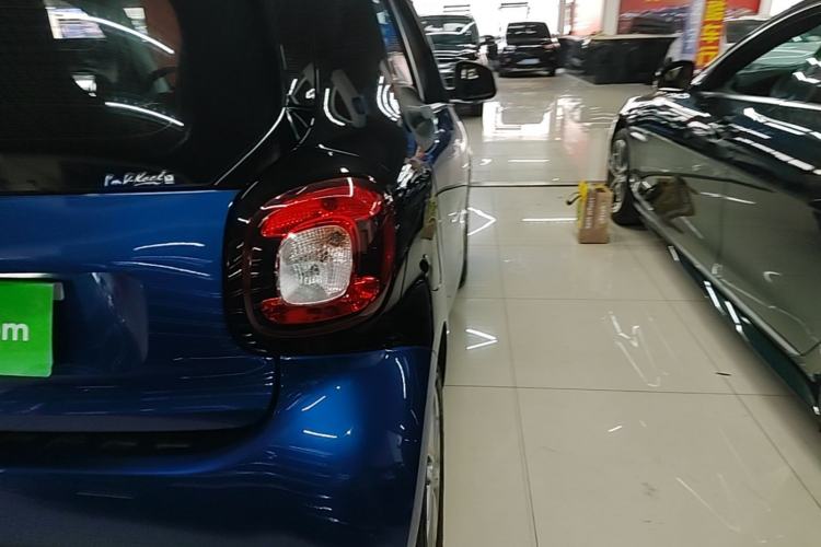 Used smart fortwo 2018 1.0L 52kW Hardtop Dynamic Version China V Exterior 3