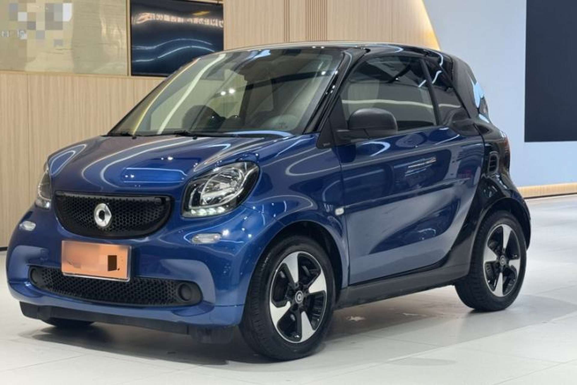 Used smart fortwo 2018 1.0L 52kW Hardtop Passion Edition China V Standard Front Left 45 Deg