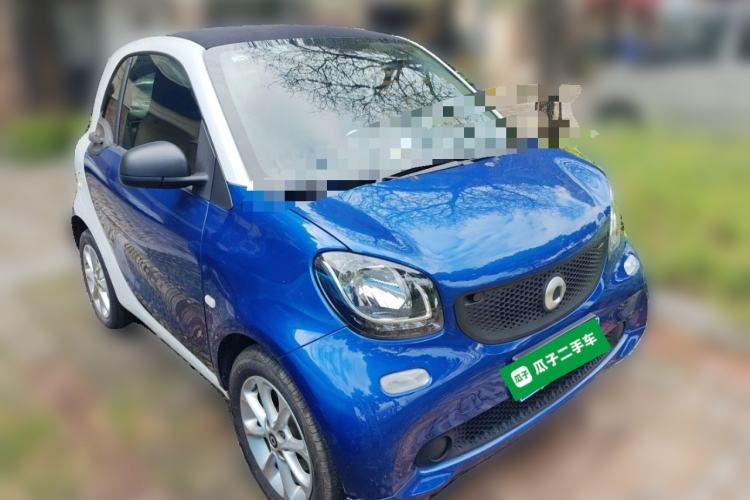 Used smart fortwo 2018 1.0L 52kW Hardtop Dynamic Version China V Front Right 45 Deg
