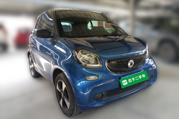 Used smart fortwo 2018 1.0L 52kW Hardtop Passion Edition China V Standard Front Right 45 Deg