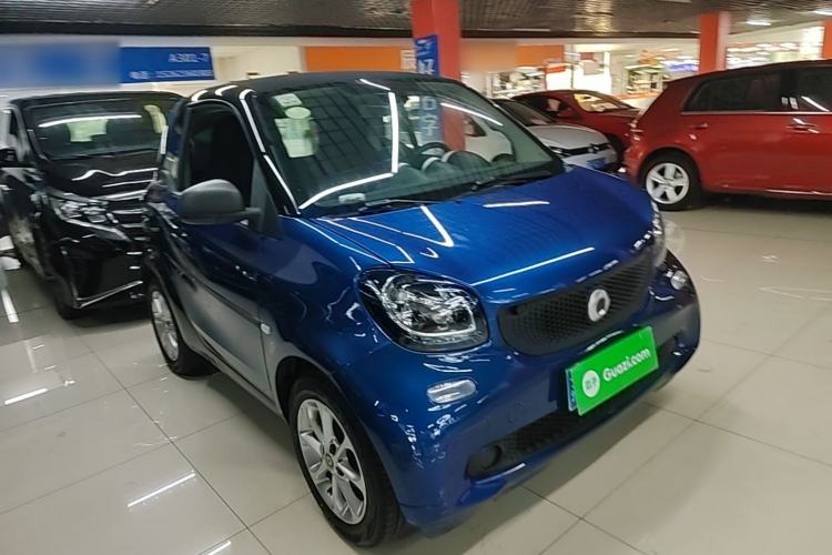 Used smart fortwo 2018 1.0L 52kW Hardtop Dynamic Version China V Front Right 45 Deg