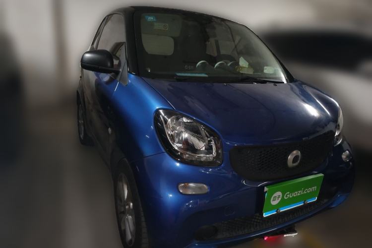 Used smart fortwo 2018 1.0L 52kW Hardtop Dynamic Version China V Front Right 45 Deg