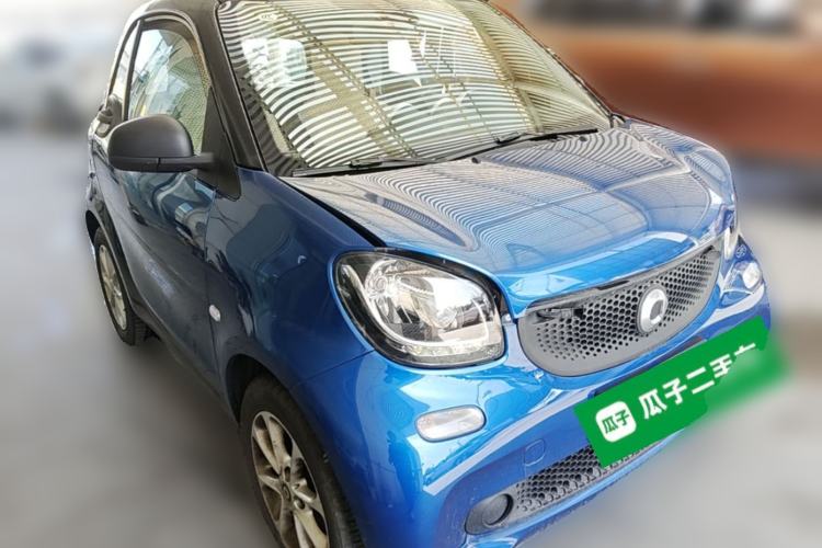 Used smart fortwo 2018 1.0L 52kW Hardtop Dynamic Version China V Front Right 45 Deg