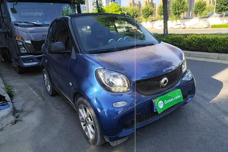 Used smart fortwo 2018 1.0L 52kW Hardtop Dynamic Version China V Front Right 45 Deg