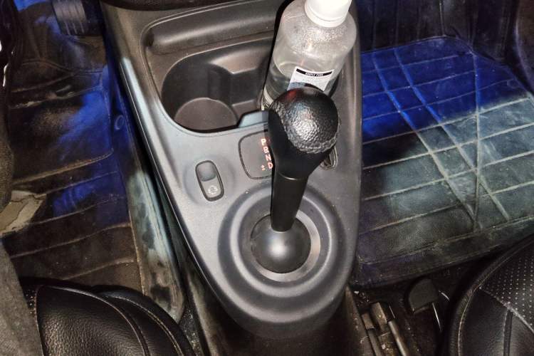 Used smart fortwo 2018 1.0L 52kW Hardtop Dynamic Version China V Gear Lever