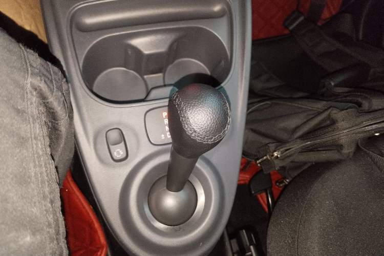 Used smart fortwo 2018 1.0L 52kW Hardtop Dynamic Version China V Gear Lever