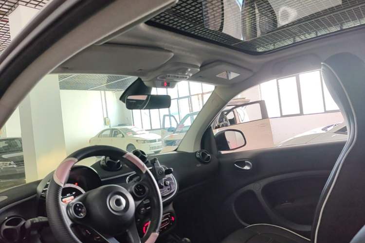 Used smart fortwo 2018 1.0L 52kW Hardtop Passion Edition China V Standard Headliner