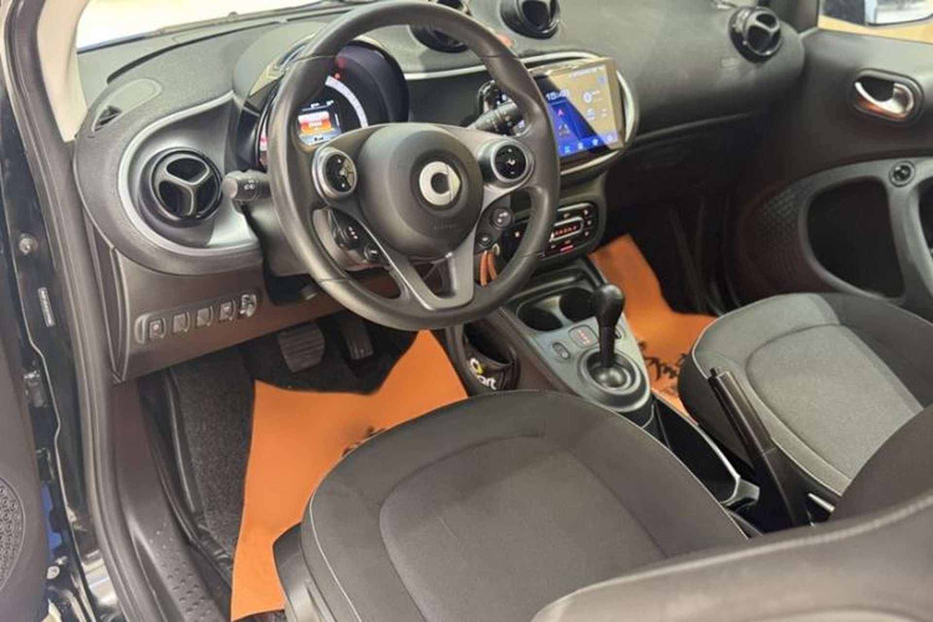 Used smart fortwo 2018 1.0L 52kW Hardtop Passion Edition China V Standard Interior 1