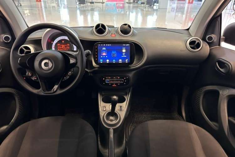 Used smart fortwo 2018 1.0L 52kW Hardtop Dynamic Version China V Interior 1